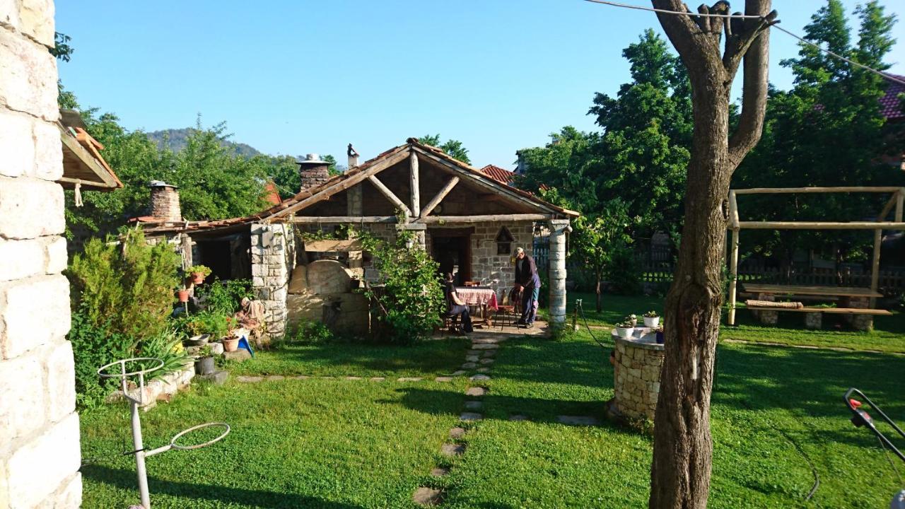 Bujtina Shkodrani Bed & Breakfast วอสโคโพเยอ ภายนอก รูปภาพ